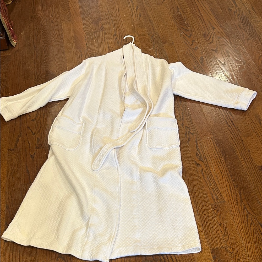 White Textured Bath Robe with Pockets P.Jamas small cotton